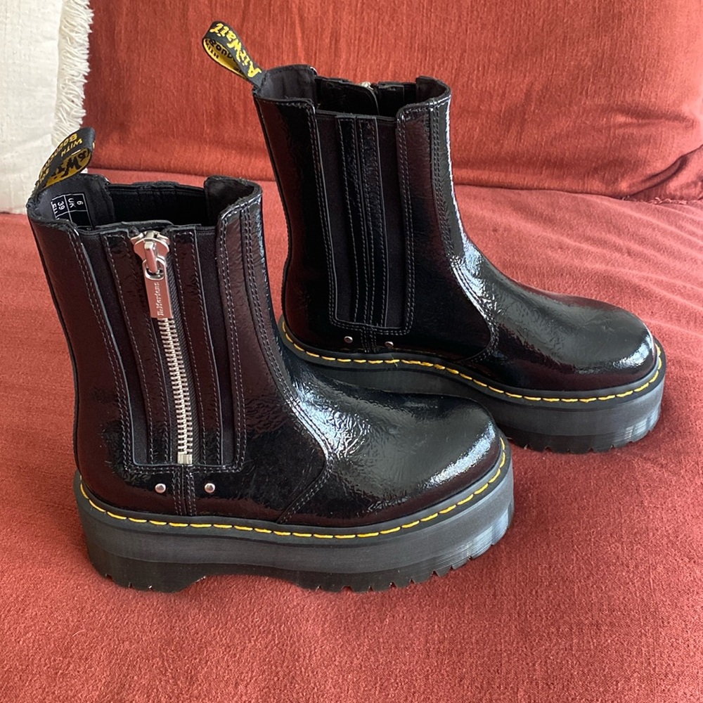 Dr Martens 2976 Max Distressed Patent Chelsea Platform Boots